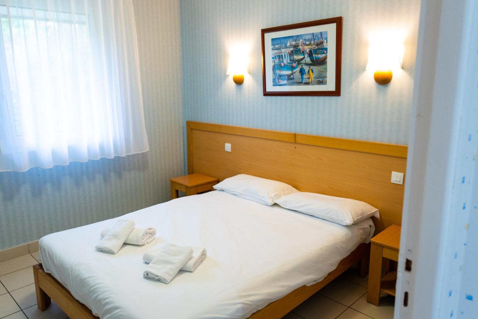 Azureva Tregunc Hotel ภายนอก รูปภาพ